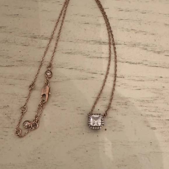 Henri Bendel rose gold pendant necklace - Picture 2 of 5